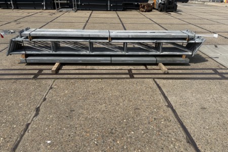 8.00 x 16.00m (128m²)